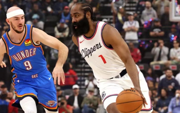 赛季中球队战绩亮眼喜上眉梢 赛季中球队战绩亮眼喜上眉梢