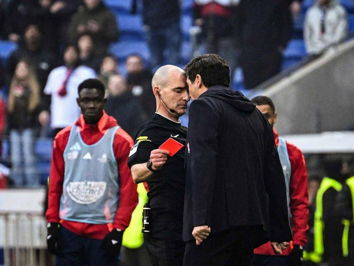 包含卡昂面对领头球队，士气高涨的词条