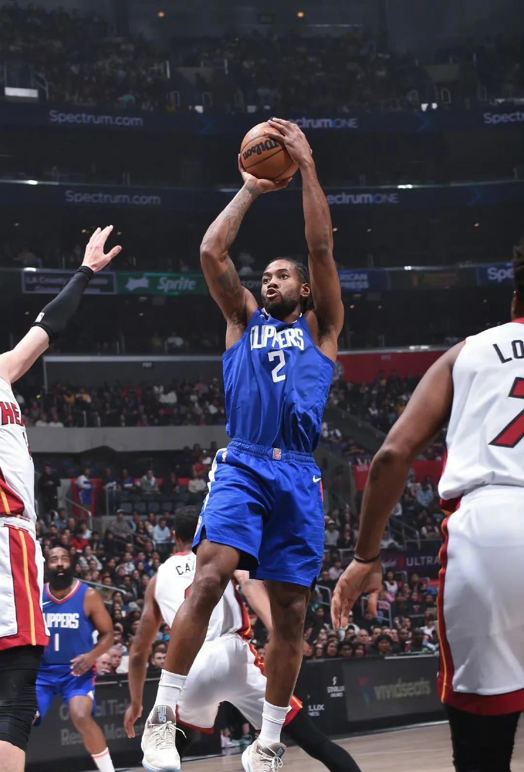 爱游戏登录-关于快船全队复苏，战绩再添一胜的信息