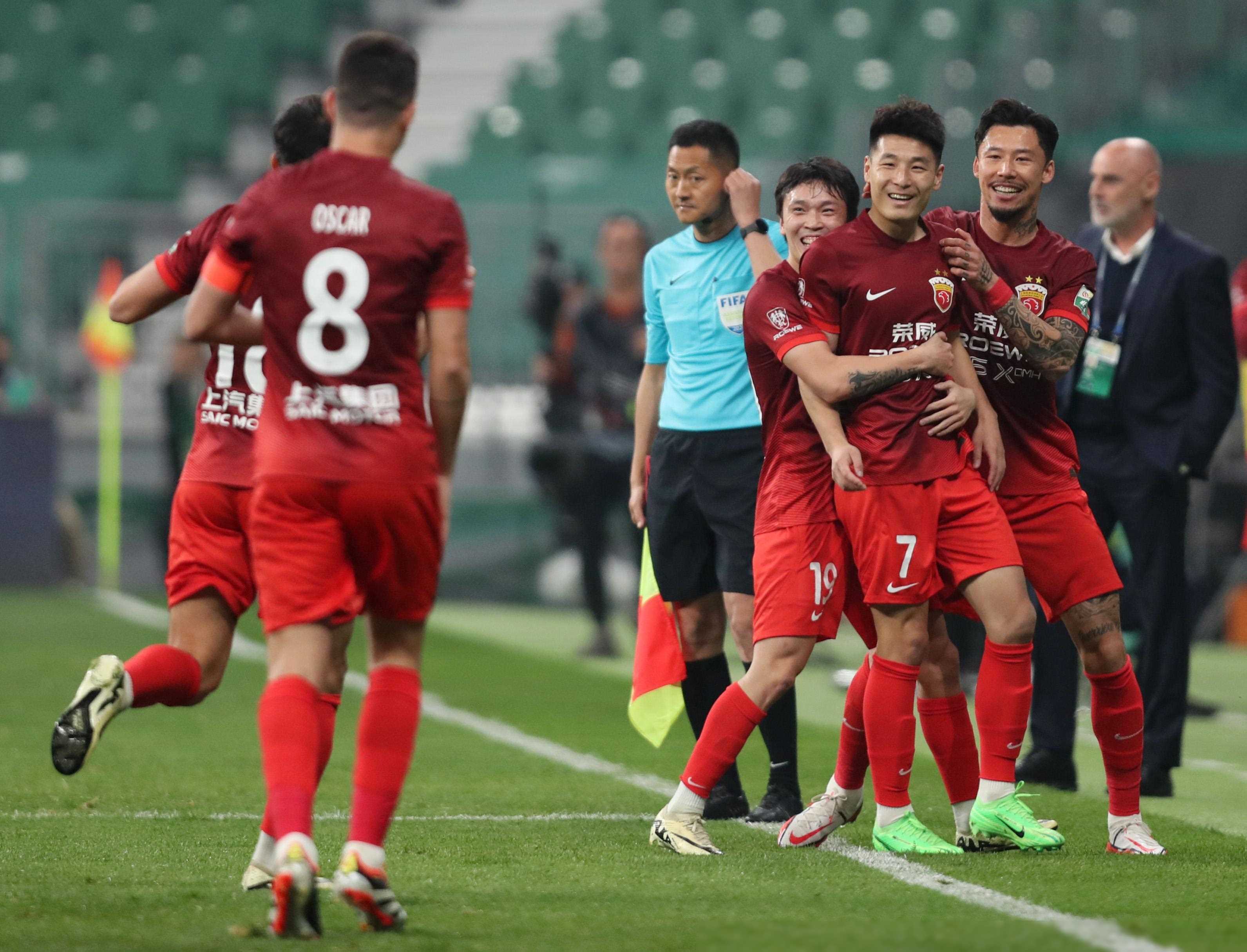 武磊表现抢眼，助球队取得关键胜利