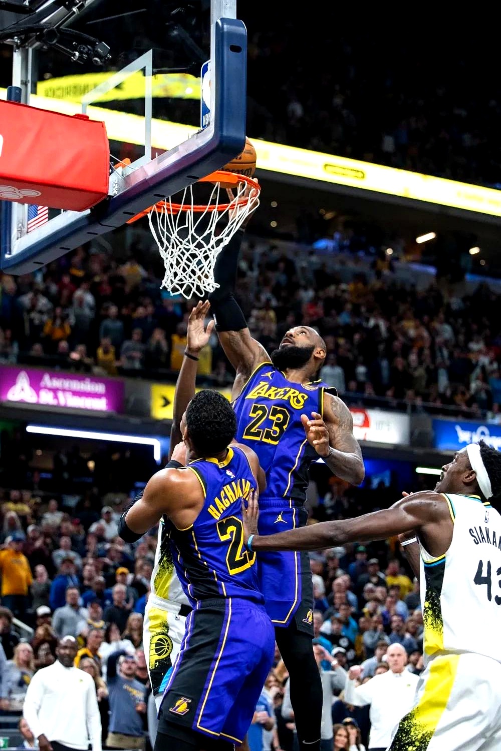 爱游戏网址-湖人艰难取胜，詹姆斯致命封盖完成绝杀伟业的简单介绍