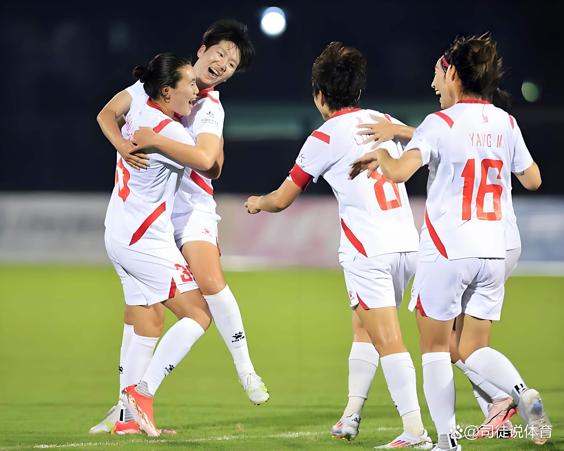 失利后中国女足球员面临爆粗口争执的简单介绍 失利后中国女足球员面临爆粗口争执的简单介绍