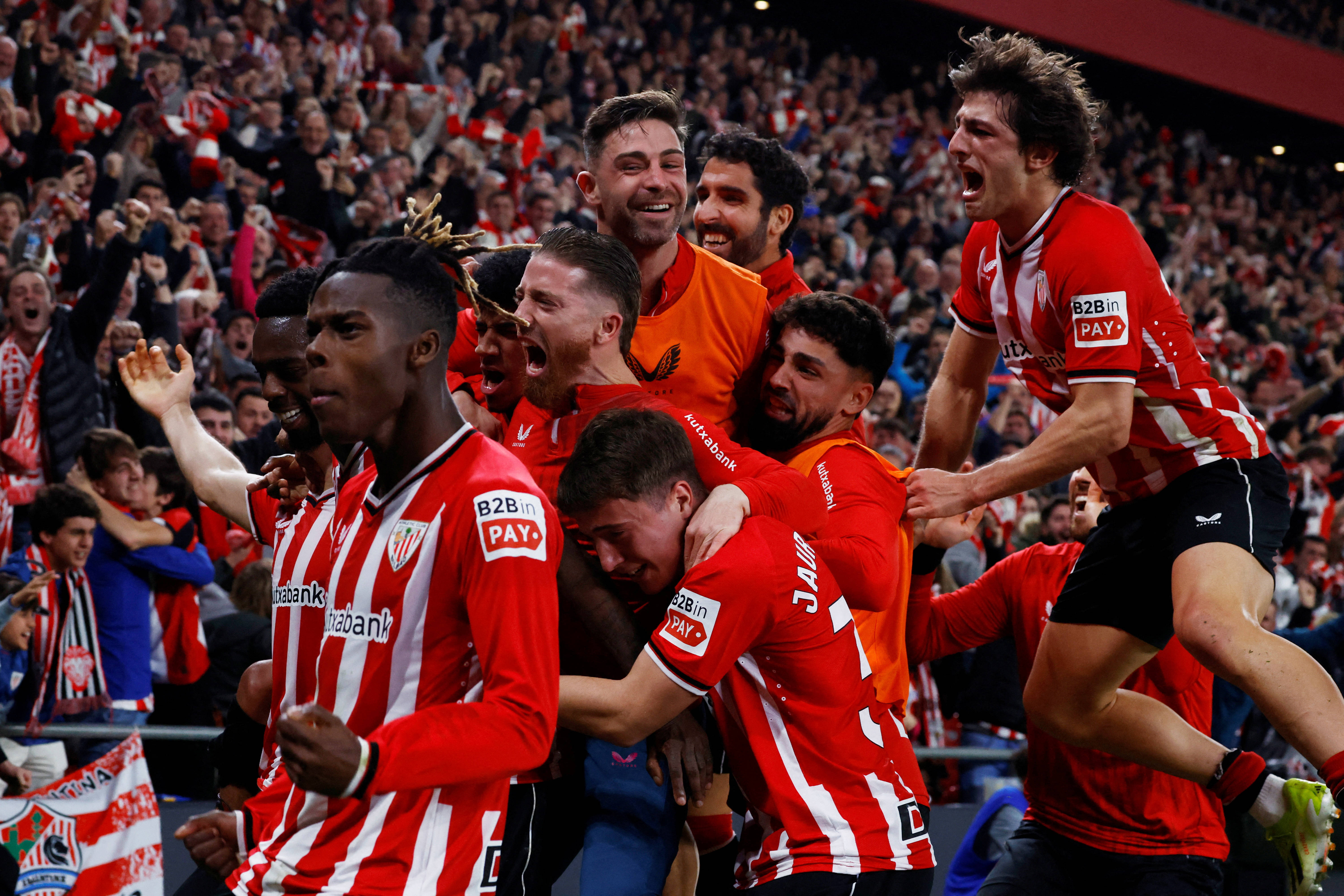 西班牙队迎战瑞典，冲击欧洲联赛决赛的简单介绍