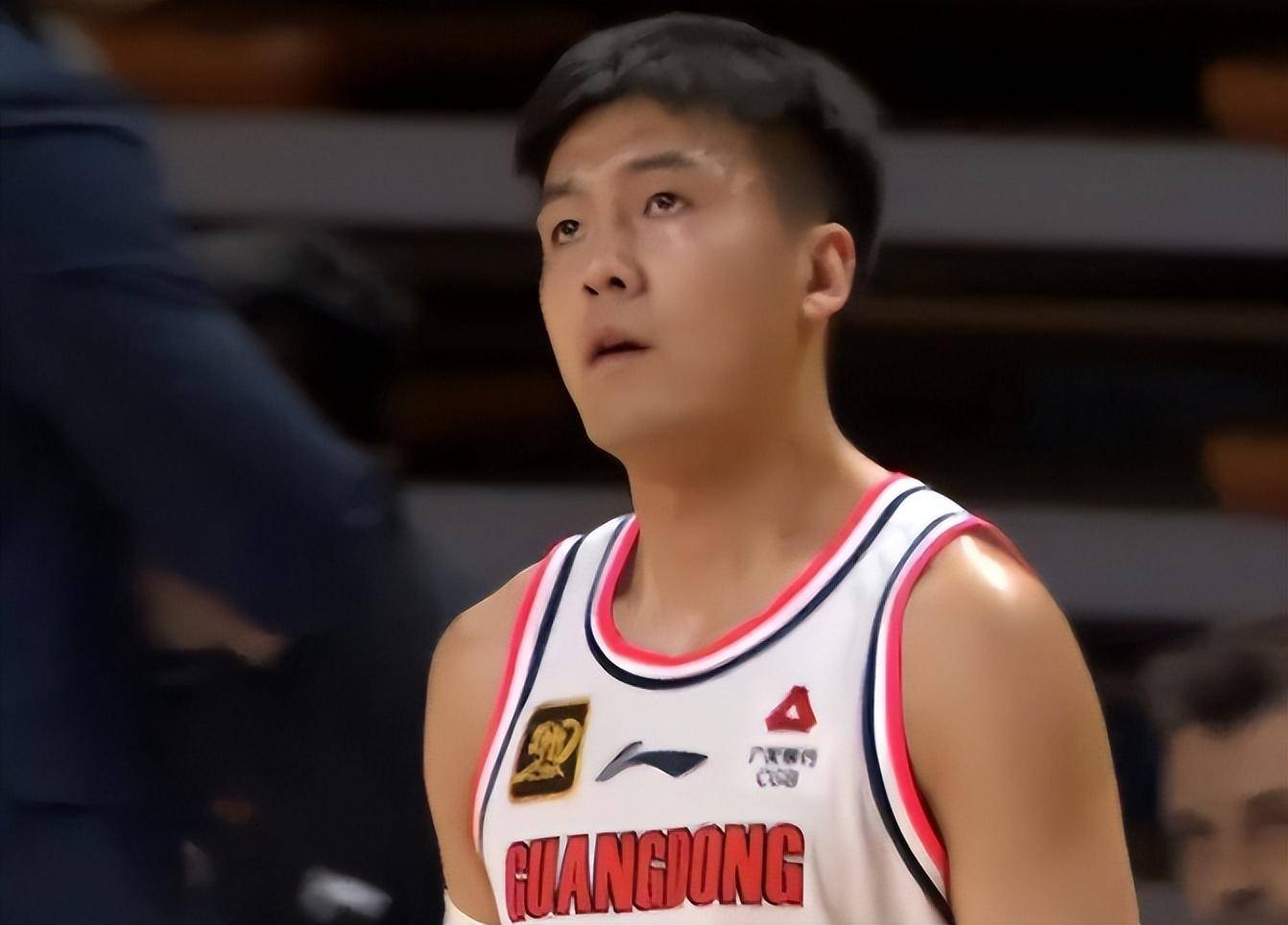 雄狮独砍三双，引领球队连胜