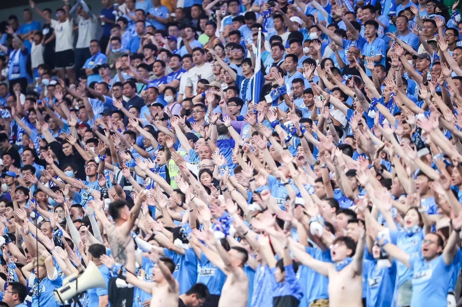 关于比赛中发生的重要瞬间成为球迷热议的焦点的信息 关于比赛中发生的重要瞬间成为球迷热议的焦点的信息