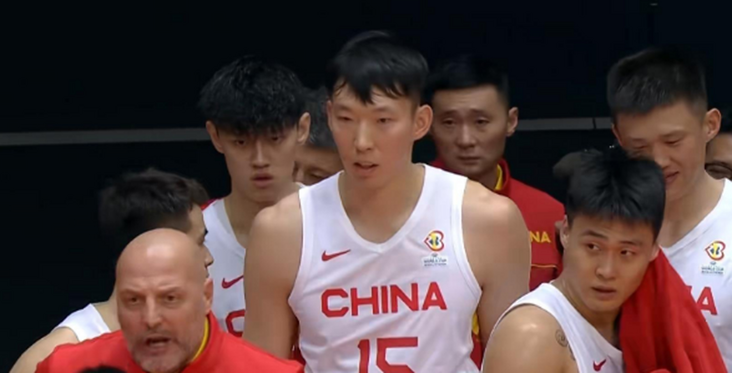 关于西藏男篮在比赛中奋力拼搏，终获胜利的信息