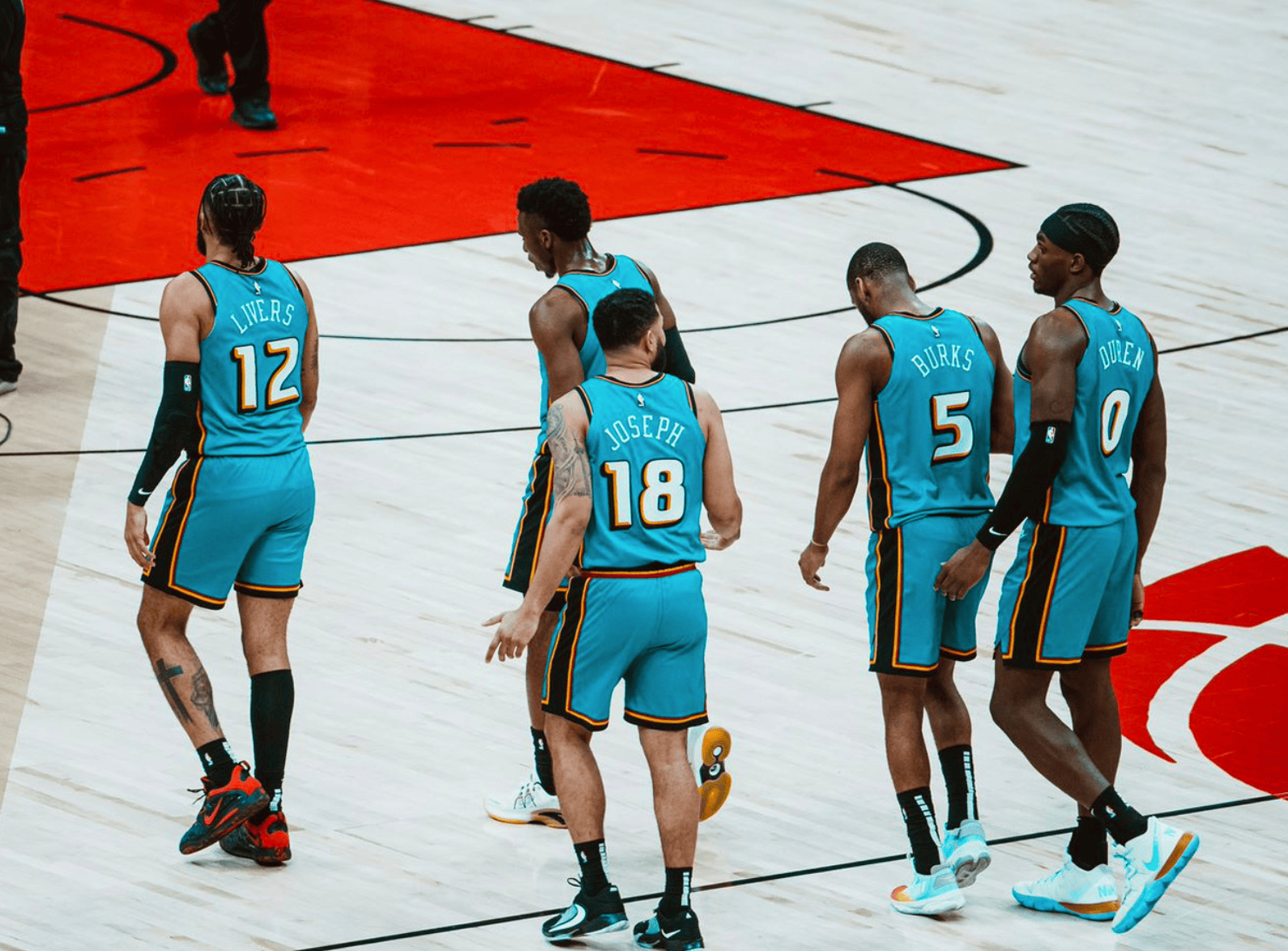 勇士遭猛龙逆转，失去近场主场纪录