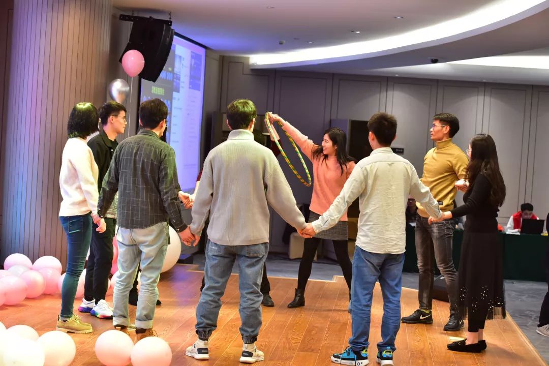 爱游戏注册-天衣无缝的配合，球员间的默契让人惊叹的简单介绍