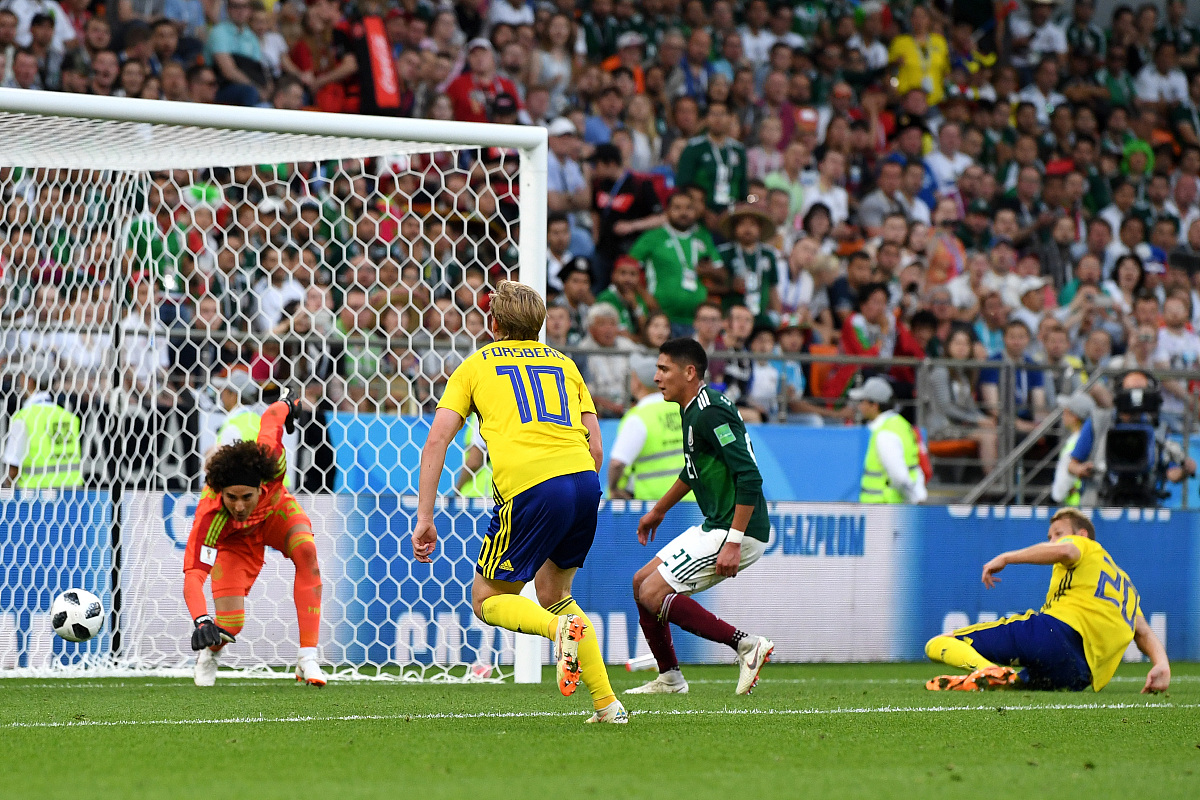 关于罗马执教新星表现出色球员争夺上场机会的信息