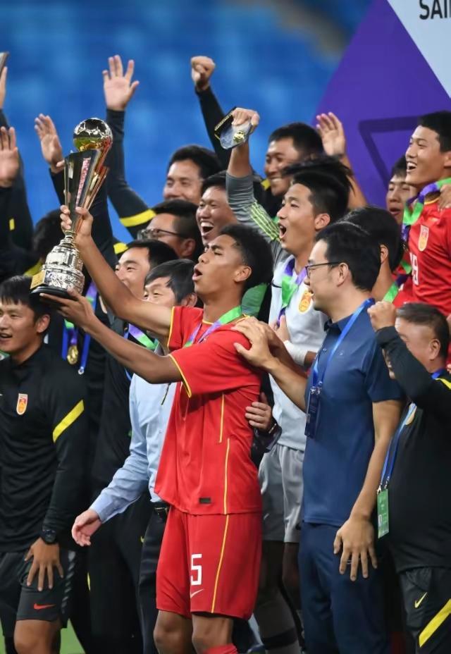 保定遭遇意外失利,球迷诧异 保定遭遇意外失利,球迷诧异