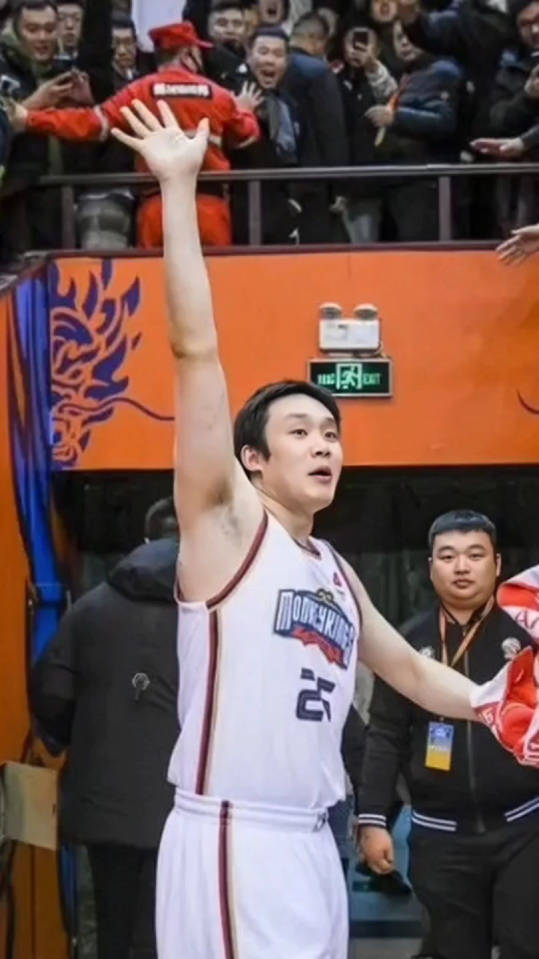 丁彦雨航砍下三双,助辽宁全面击败上海的简单介绍 丁彦雨航砍下三双,助辽宁全面击败上海的简单介绍