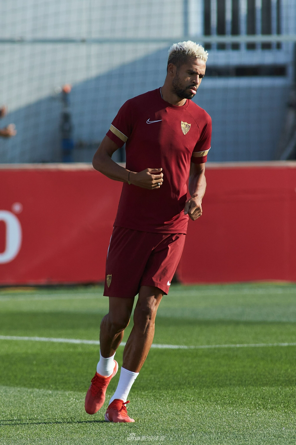 爱游戏视频-塞维利亚备战欧洲战役，士气高涨的简单介绍