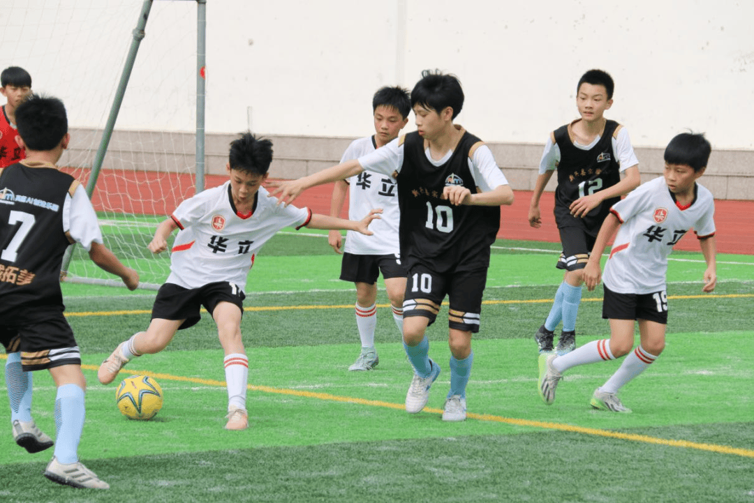 球员们在比赛中展现出了顽强的意志力