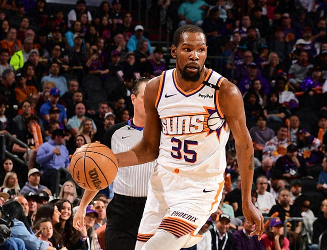 爱游戏登录入口-太阳大胜76人，布克砍下35分