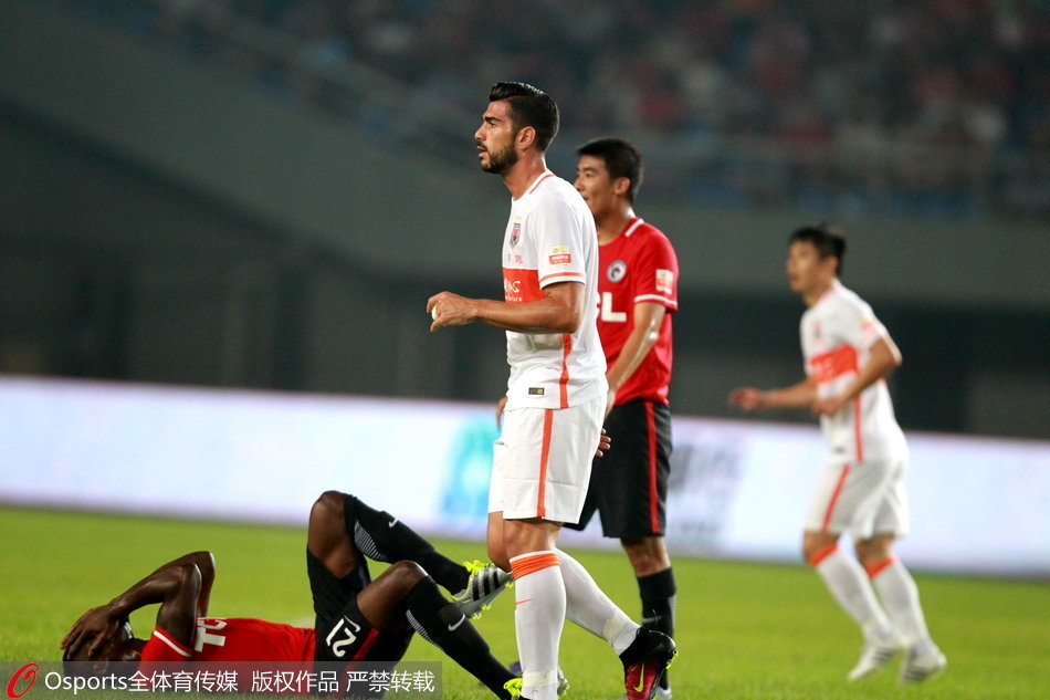 爱游戏培训-沈阳宏运主场不敌山东鲁能，遭遇连败